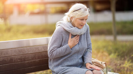 Don’t Wait, Don’t Hesitate When it Comes to Chest Pain image