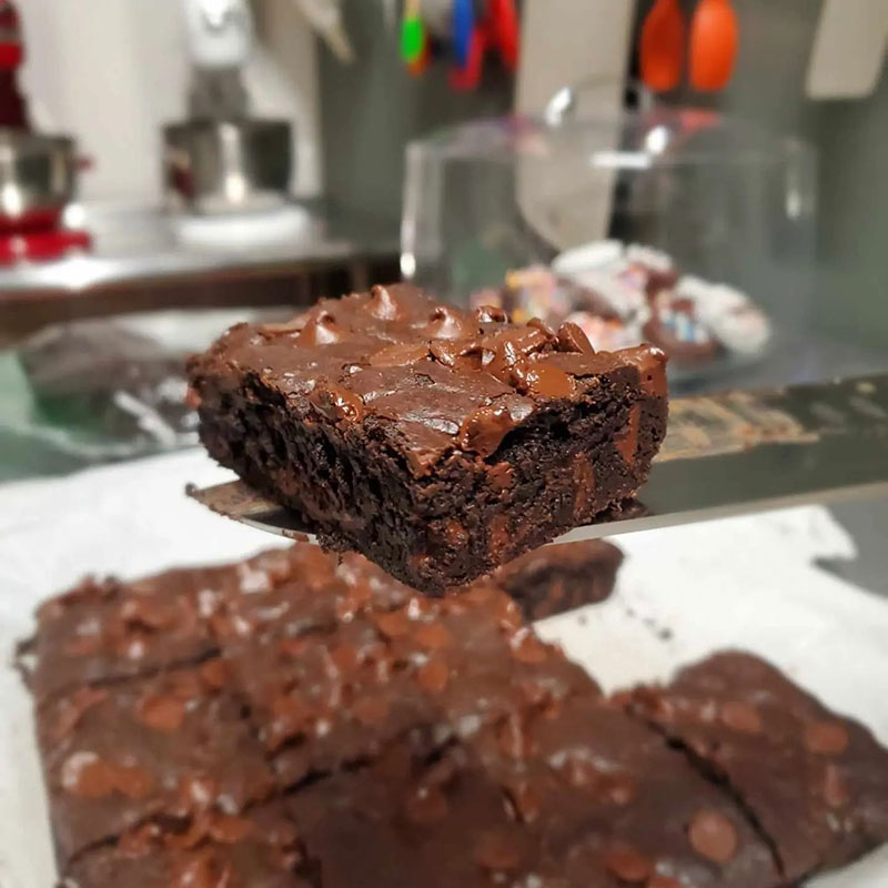 Lynn & Louie’s Image