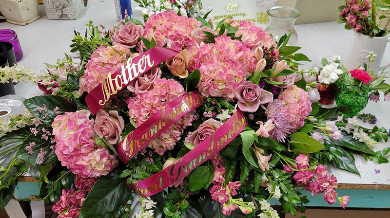 Wee Bee Flowers & Gifts image