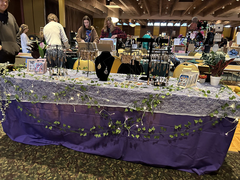 Trinkets N' Twigs image