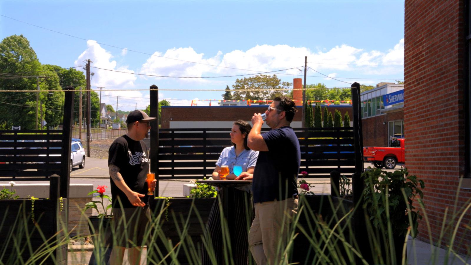 5 Outdoor Brewery Taprooms Image