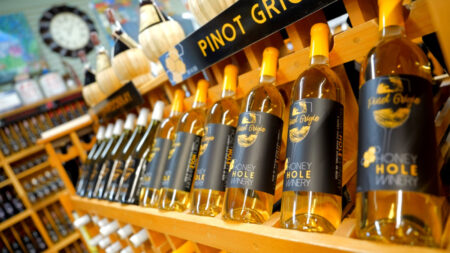 Honey Hole Winery image