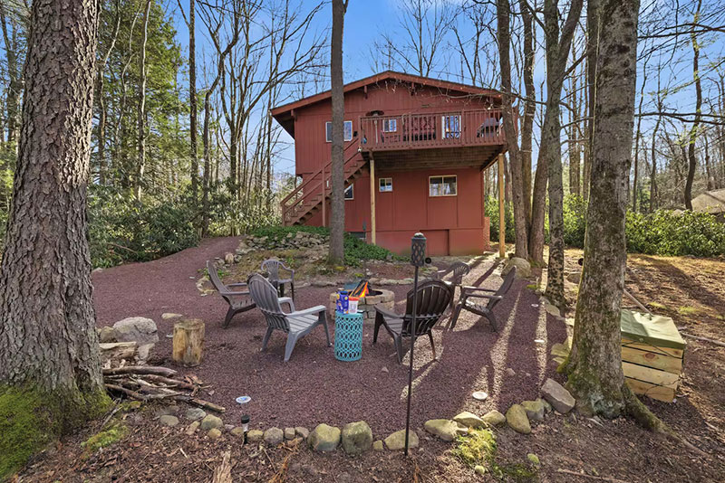 Naomi Pines Chalet image